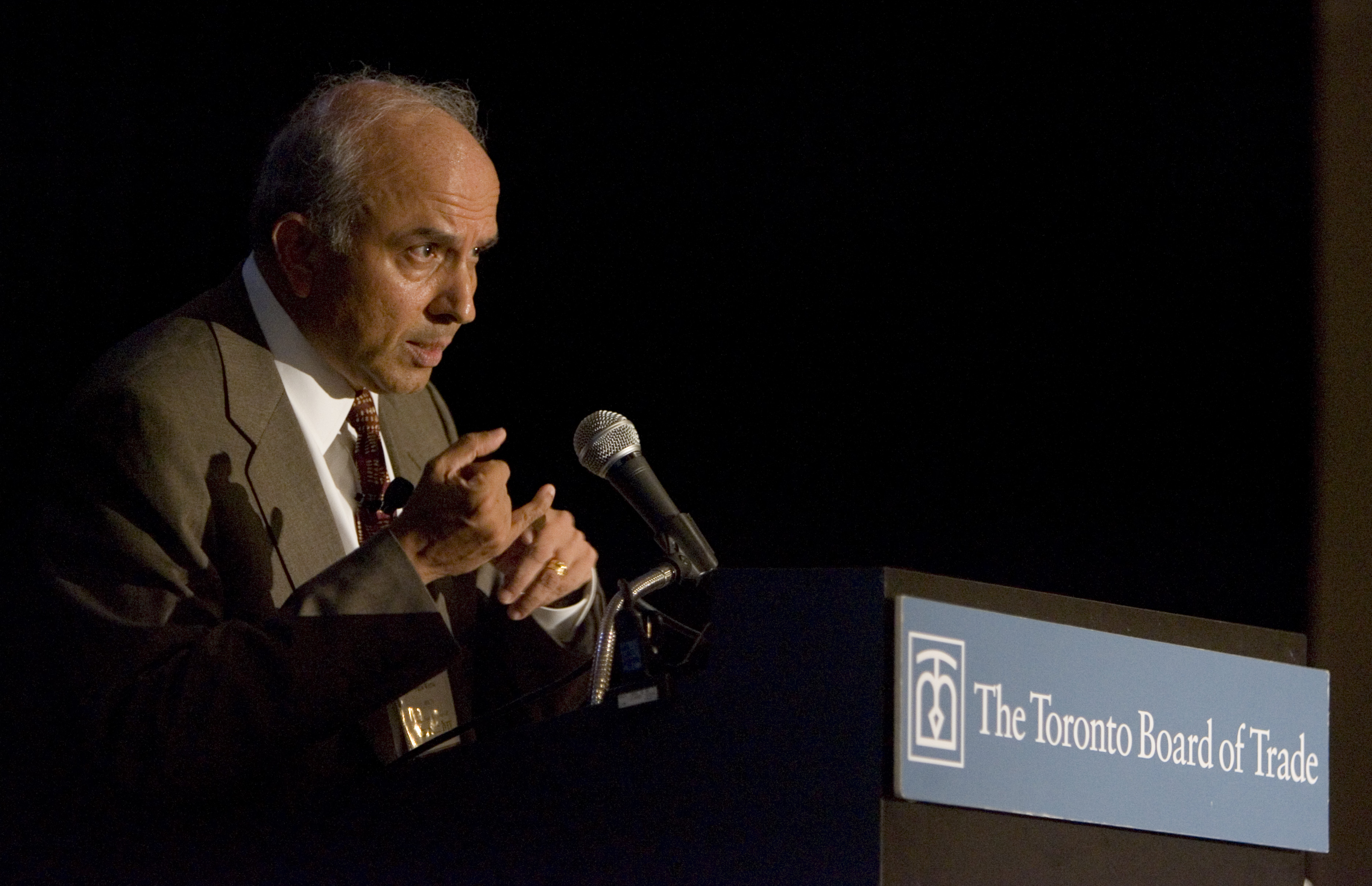 May 25 2007 Toronto: Prem Watsa, chairman of Fairfax Financial holdings Ltd. speaking at a Toronto Board of Trade luncheon Friday at Noon hour. (Photo by David Cooper/Toronto Star via Getty Images)