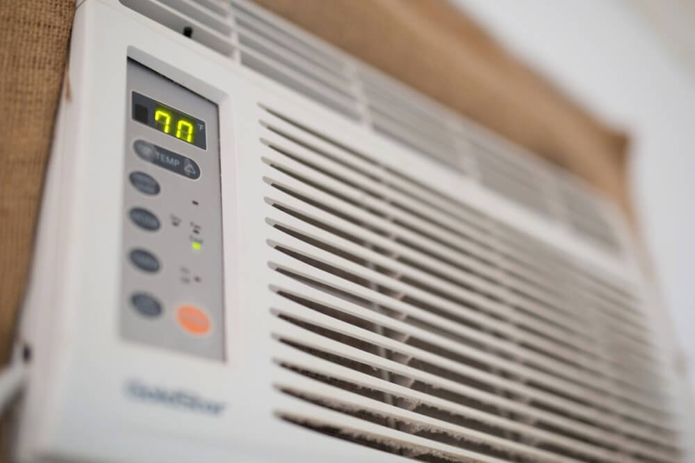 Keeping central air conditioner costs down (Getty Images / Marius Hepp . EyeEm)