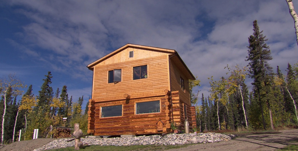 Log house: Yukon for Sale