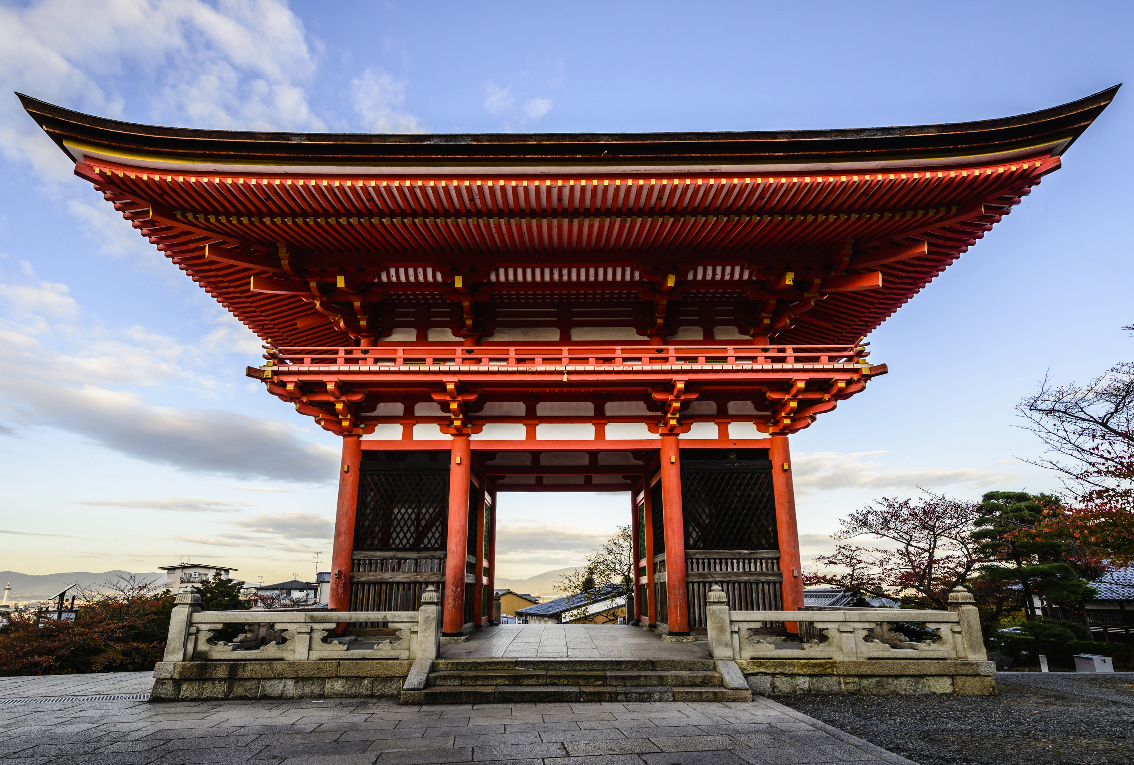 Entrance to Kiyomizu Dera Kyoto, Japan (Getty / Spaces Images)