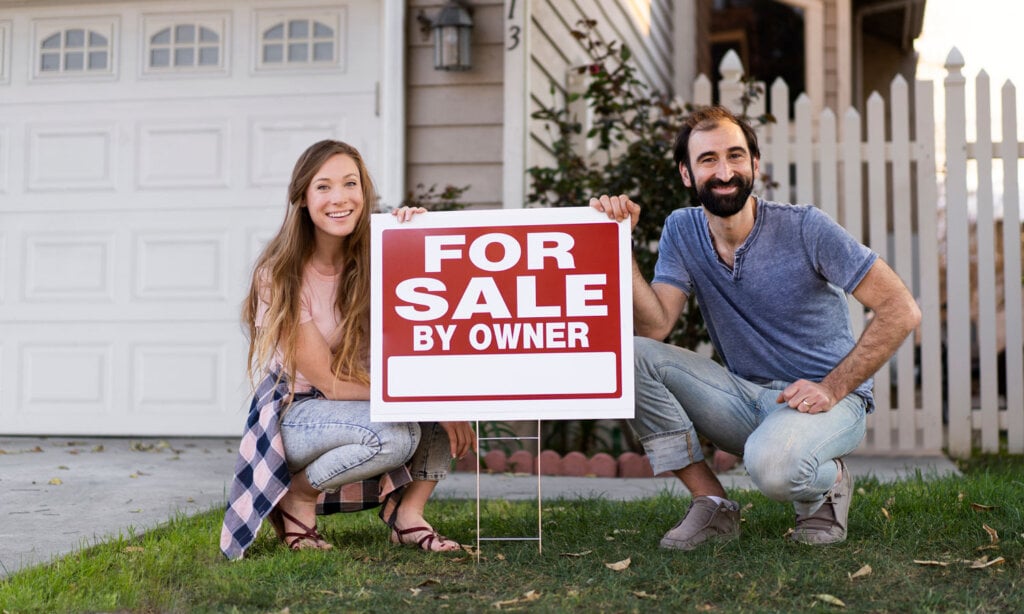 Couple selling their cottage with a capital gain