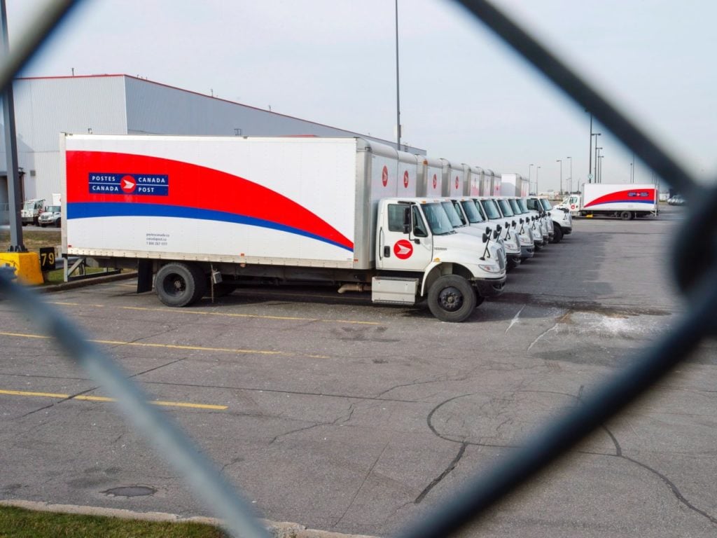 canada post trucks