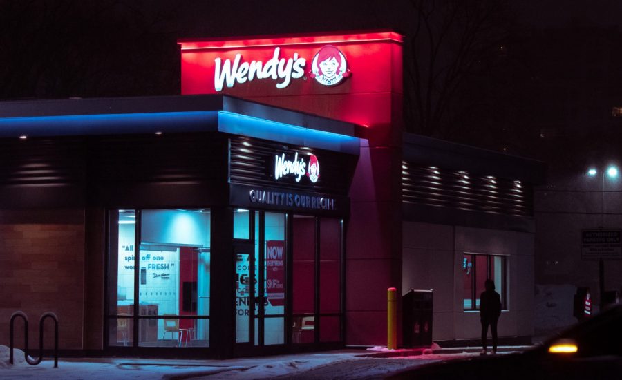 Wendy's restaurant at night