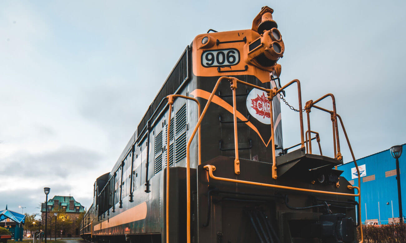 A CN train is pictured to connect with the earnings report below
