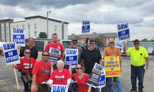 UAW workers picketing