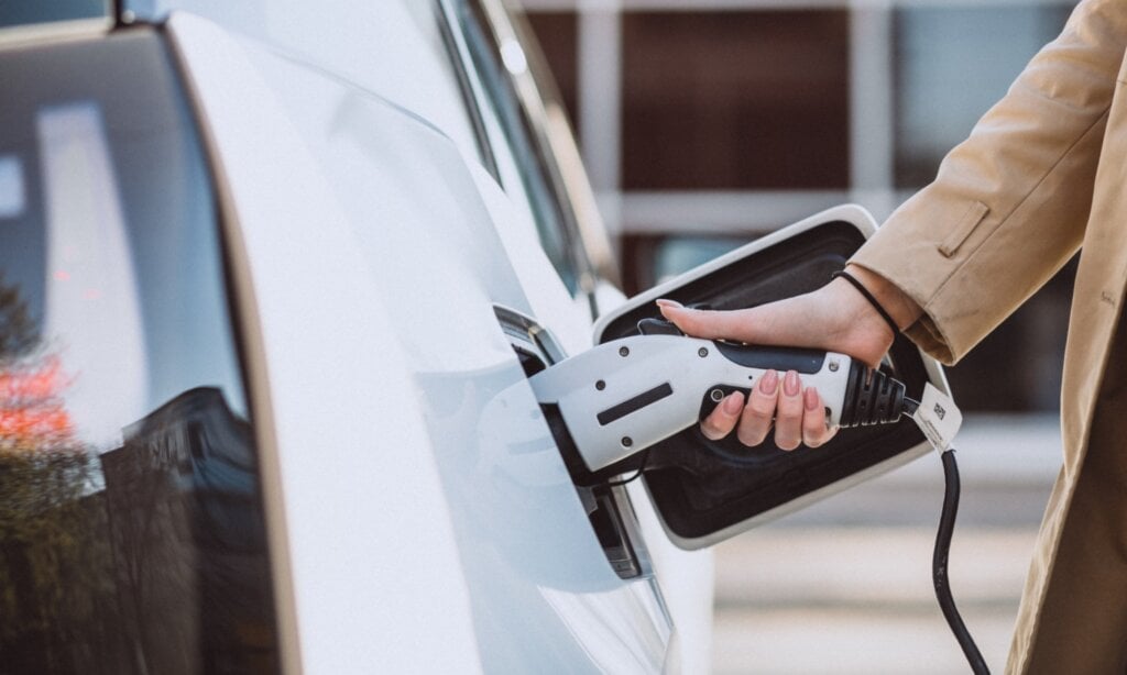 The best credit cards for EV charging in Canada for 2025