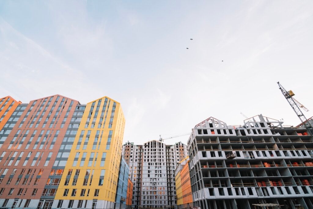 A practical guide to Canadian REIT investing in 2025